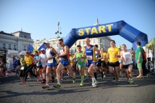 Cerere în căsătorie la MARATONUL, SEMIMARATONUL ȘI CROSUL ARADULUI – 2015